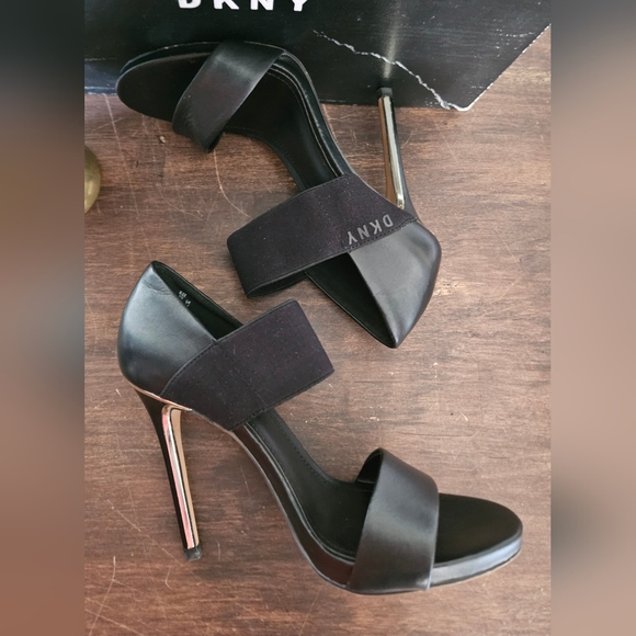 DKNY Iva Sandal Heels! - Picture 4 of 9